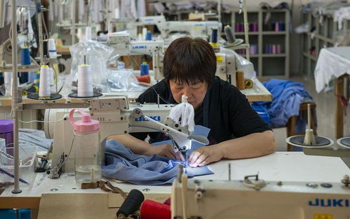 制衣厂招工越来越难,宁愿亏本也要留熟手,老板直呼不如带货赚钱