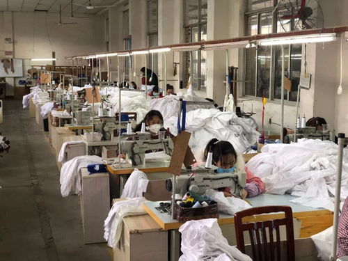 驰援疫情防控一线 四川制衣厂10天赶制6000套 战衣