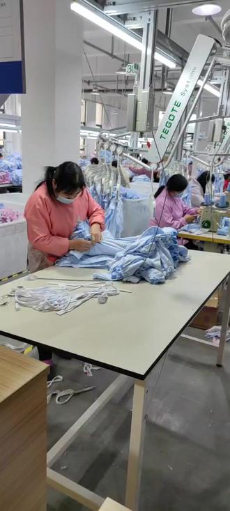 #服装人制衣厂 #制衣车间 #努力的服装人 #服装人加油 #工厂实拍