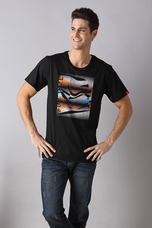 中山市鑫雅图制衣厂 匠心织就品质服饰