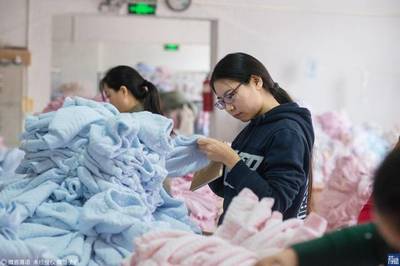 安阳90后大学女生创业卖童装，年销售额突破2000万