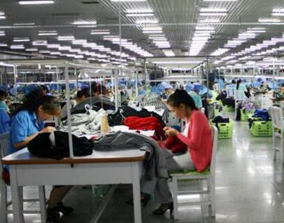 服装专业学生借钱创业，制衣厂10个月赚取100万